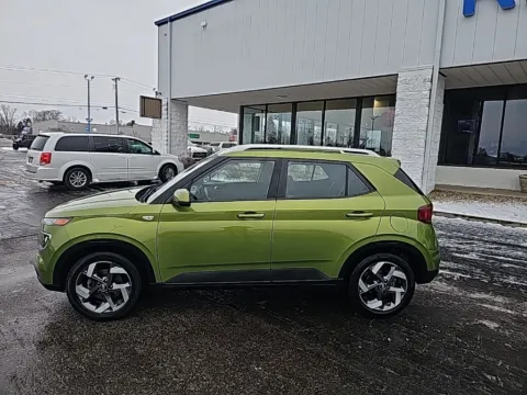 More photos of 2023 Hyundai Venue SEL at RightDrive Muncie, IN