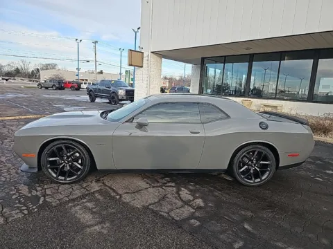 More photos of 2019 Dodge Challenger R/T at RightDrive Muncie, IN