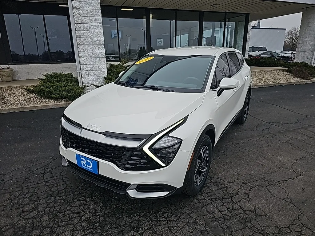 2023 Kia Sportage LX's photo