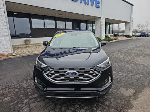 Photos of 2022 Ford Edge SEL for sale in Muncie, IN at RightDrive Muncie