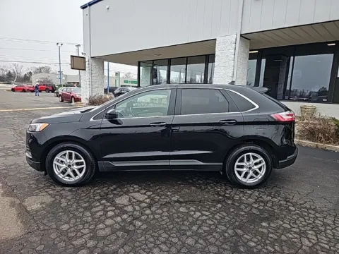 More photos of 2022 Ford Edge SEL at RightDrive Muncie, IN