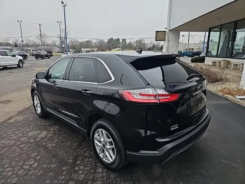 More photos of 2022 Ford Edge SEL at RightDrive Muncie, IN