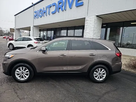 More photos of 2020 Kia Sorento LX at RightDrive Muncie, IN