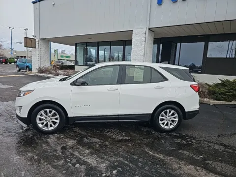More photos of 2019 Chevrolet Equinox LS at RightDrive Muncie, IN