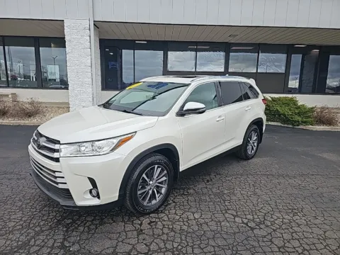 Another view of 2019 Toyota Highlander SE for sale in Muncie, IN at RightDrive Muncie