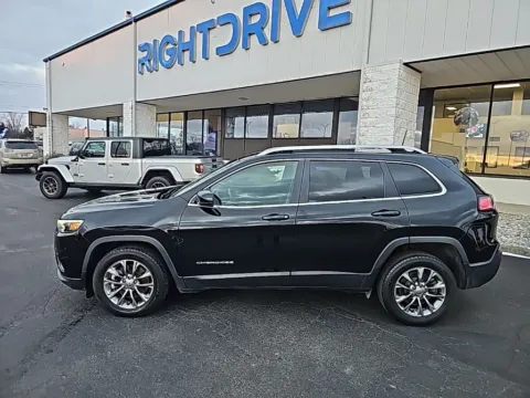 More photos of 2021 Jeep Cherokee Latitude Lux at RightDrive Muncie, IN