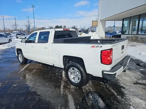 More photos of 2017 Chevrolet Silverado 1500 LT at RightDrive Muncie, IN