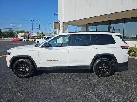 More photos of 2024 Jeep Grand Cherokee L Altitude at RightDrive Muncie, IN