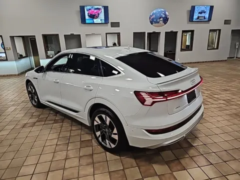More photos of 2021 Audi e-tron Sportback Premium Plus at RightDrive Muncie, IN