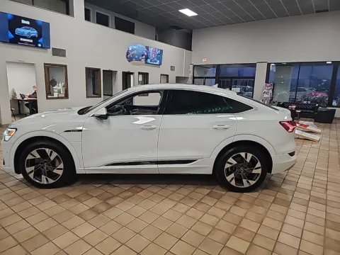 More photos of 2021 Audi e-tron Sportback Premium Plus at RightDrive Muncie, IN