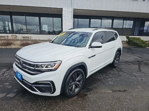 Another view of 2021 Volkswagen Atlas 3.6L V6 SE w/Technology R-Line for sale in Muncie, IN at RightDrive Muncie