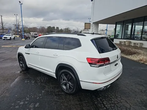 More photos of 2021 Volkswagen Atlas 3.6L V6 SE w/Technology R-Line at RightDrive Muncie, IN