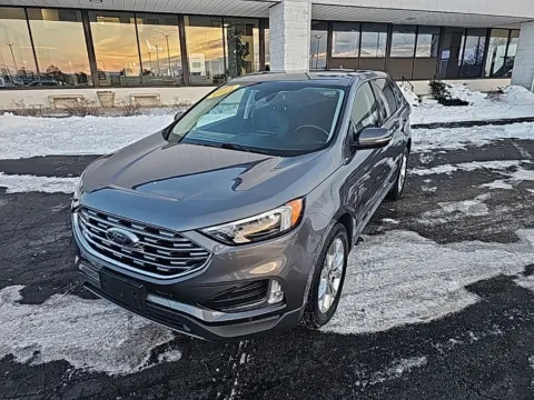 Gray 2022 Ford Edge Titanium for sale in Muncie, IN