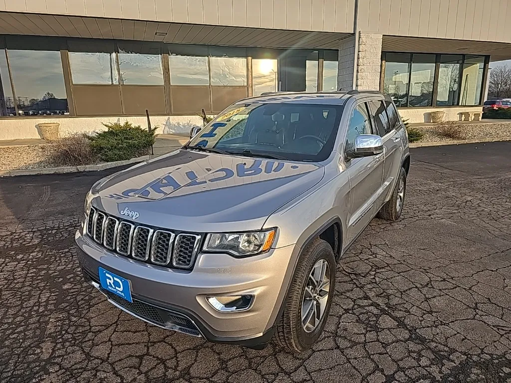 Silver 2018 Jeep Grand Cherokee Limited for sale in Muncie, IN