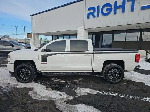 More photos of 2017 Chevrolet Silverado 1500 LT at RightDrive Muncie, IN