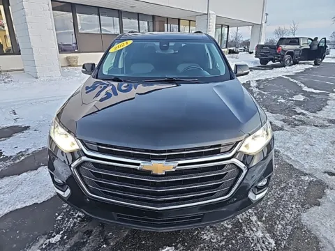 Photos of 2021 Chevrolet Traverse LT for sale in Muncie, IN at RightDrive Muncie