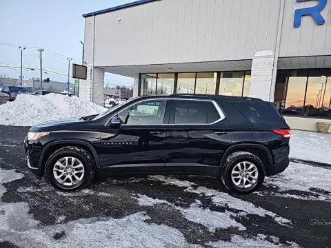 More photos of 2021 Chevrolet Traverse LT at RightDrive Muncie, IN