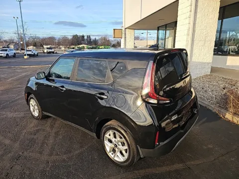 More photos of 2023 Kia Soul LX at RightDrive Muncie, IN