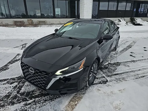 Black 2024 Nissan Altima 2.5 SV for sale in Muncie, IN