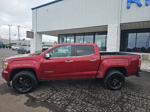 More photos of 2018 GMC Canyon SLT at RightDrive Muncie, IN