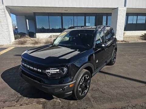 Black 2023 Ford Bronco Sport Outer Banks for sale in Muncie, IN