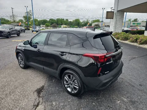 More photos of 2022 Kia Seltos LX at RightDrive Muncie, IN