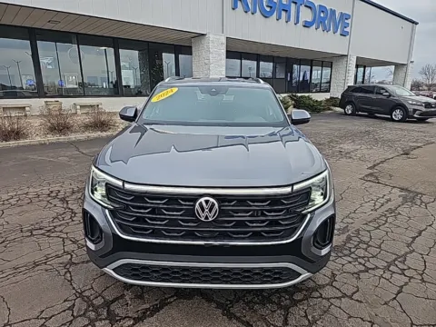 Photos of 2024 Volkswagen Atlas Cross Sport 2.0T SE w/Technology for sale in Muncie, IN at RightDrive Muncie