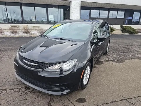 Black 2022 Chrysler Voyager LX for sale in Muncie, IN