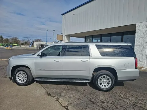More photos of 2020 GMC Yukon XL SLT at RightDrive Muncie, IN