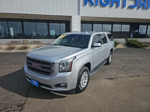Silver 2020 GMC Yukon XL SLT for sale in Muncie, IN
