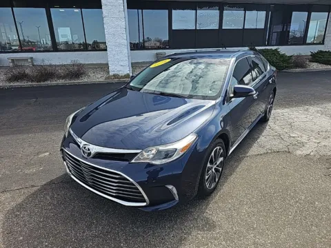 Black 2016 Toyota Avalon Limited for sale in Muncie, IN
