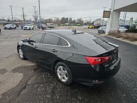 More photos of 2022 Chevrolet Malibu LS at RightDrive Muncie, IN