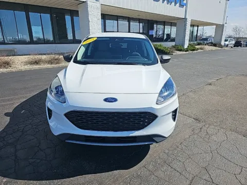 Photos of 2022 Ford Escape SE for sale in Muncie, IN at RightDrive Muncie
