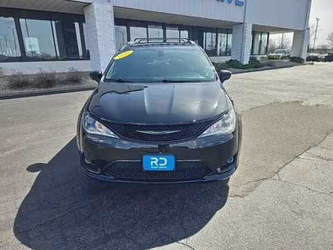 Photos of 2019 Chrysler Pacifica Touring L Plus for sale in Muncie, IN at RightDrive Muncie