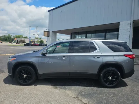 More photos of 2021 Chevrolet Traverse LT at RightDrive Muncie, IN