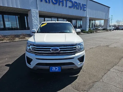 Photos of 2021 Ford Expedition Max XLT for sale in Muncie, IN at RightDrive Muncie
