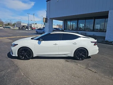 More photos of 2020 Nissan Maxima SR at RightDrive Muncie, IN