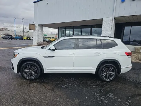 More photos of 2021 Volkswagen Atlas 3.6L V6 SE w/Technology R-Line at RightDrive Muncie, IN