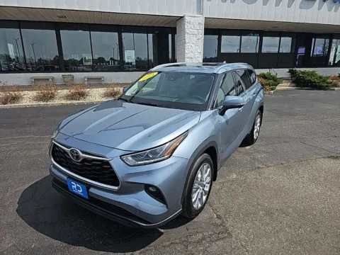 Blue 2024 Toyota Highlander Limited for sale in Muncie, IN