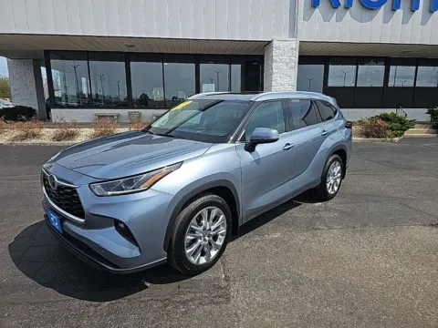 Another view of 2024 Toyota Highlander Limited for sale in Muncie, IN at RightDrive Muncie