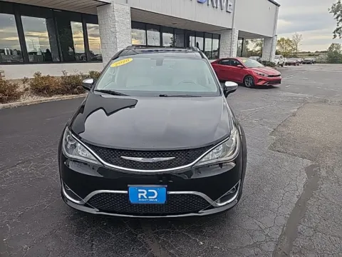 Photos of 2020 Chrysler Pacifica Limited for sale in Muncie, IN at RightDrive Muncie