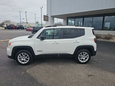 More photos of 2022 Jeep Renegade Latitude at RightDrive Muncie, IN