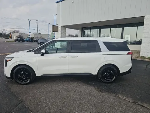 More photos of 2025 Kia Carnival LXS at RightDrive Muncie, IN