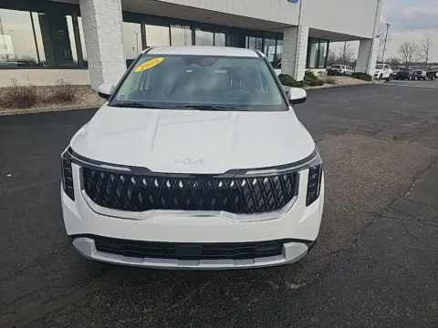 Photos of 2025 Kia Carnival LXS for sale in Muncie, IN at RightDrive Muncie