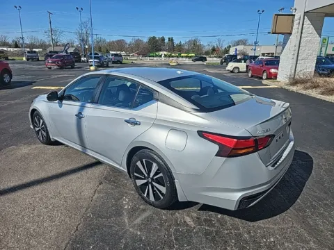 More photos of 2022 Nissan Altima 2.5 SV at RightDrive Muncie, IN