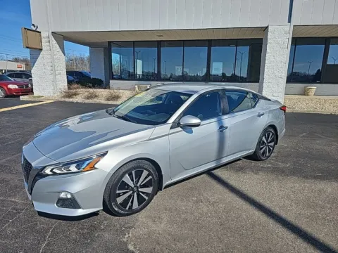 Another view of 2022 Nissan Altima 2.5 SV for sale in Muncie, IN at RightDrive Muncie