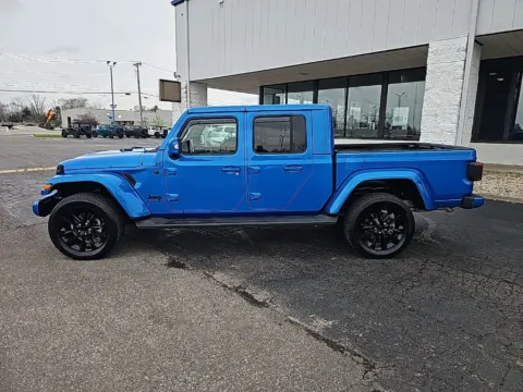 More photos of 2023 Jeep Gladiator High Altitude at RightDrive Muncie, IN