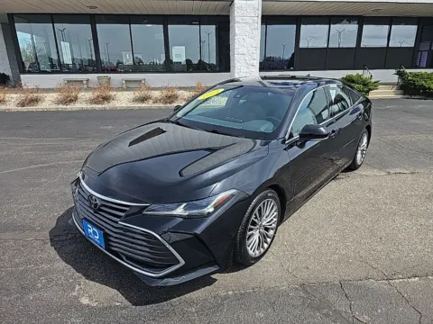 Black 2022 Toyota Avalon Limited for sale in Muncie, IN