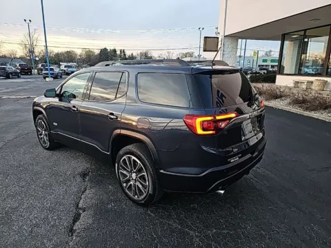 More photos of 2019 GMC Acadia SLT-1 at RightDrive Muncie, IN