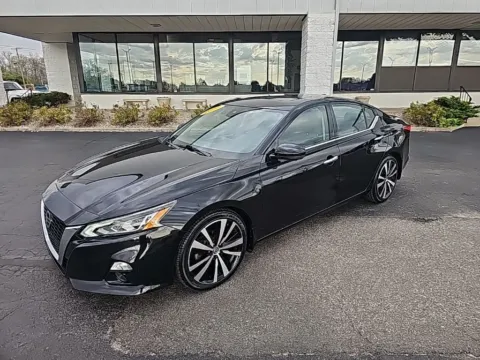 Another view of 2020 Nissan Altima 2.5 Platinum for sale in Muncie, IN at RightDrive Muncie
